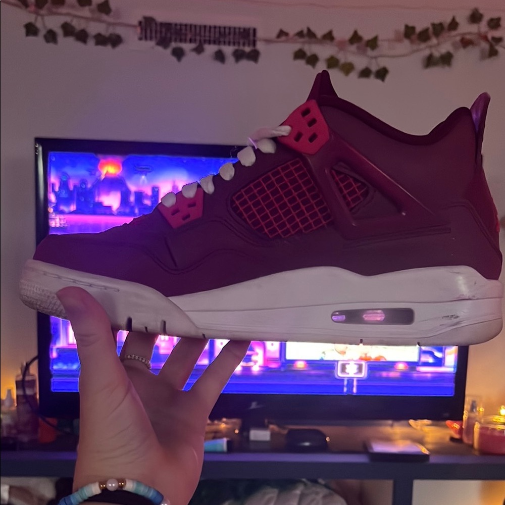 Air Jordan 4 retros GS size 6
